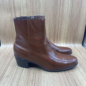 FLORSHEIM IMPERIAL MEN'S 9.5 D BROWN LEATHER SIDE ZIP ANKLE  BOOTS.